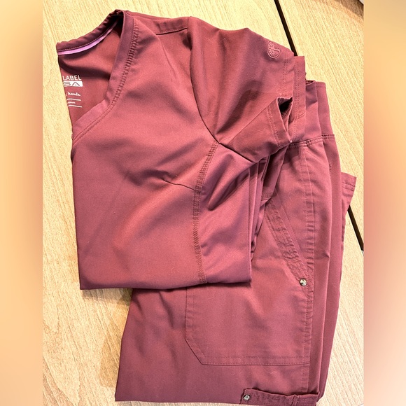 Women’s Healing Hands Purple Label Burgundy Scrub Set. Size XS & XS Petite Pant - Picture 1 of 5